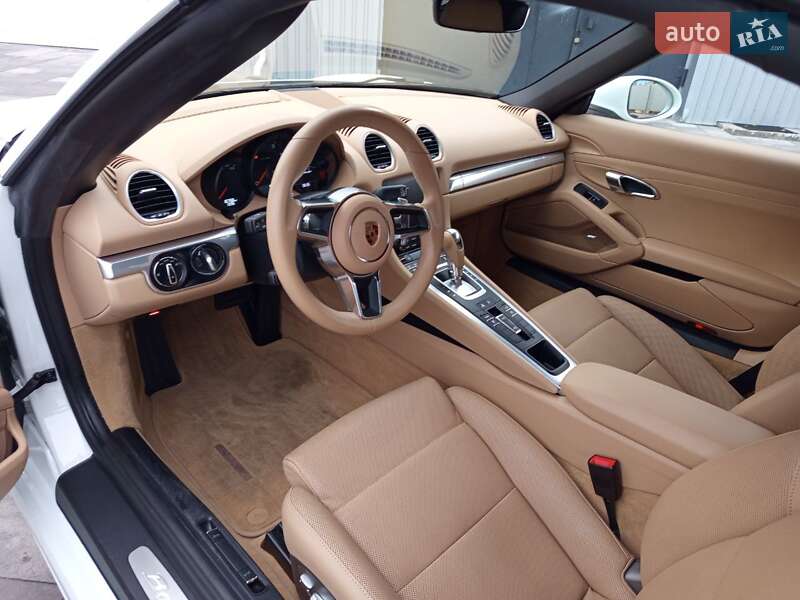 Родстер Porsche Boxster 2016 в Киеве