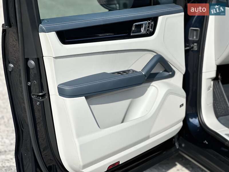 Внедорожник / Кроссовер Porsche Cayenne Coupe 2021 в Одессе