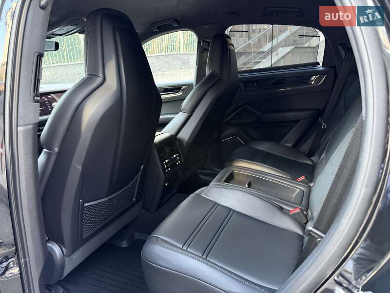 Внедорожник / Кроссовер Porsche Cayenne Coupe 2023 в Киеве
