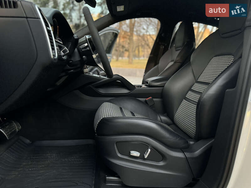 Позашляховик / Кросовер Porsche Cayenne Coupe 2019 в Харкові