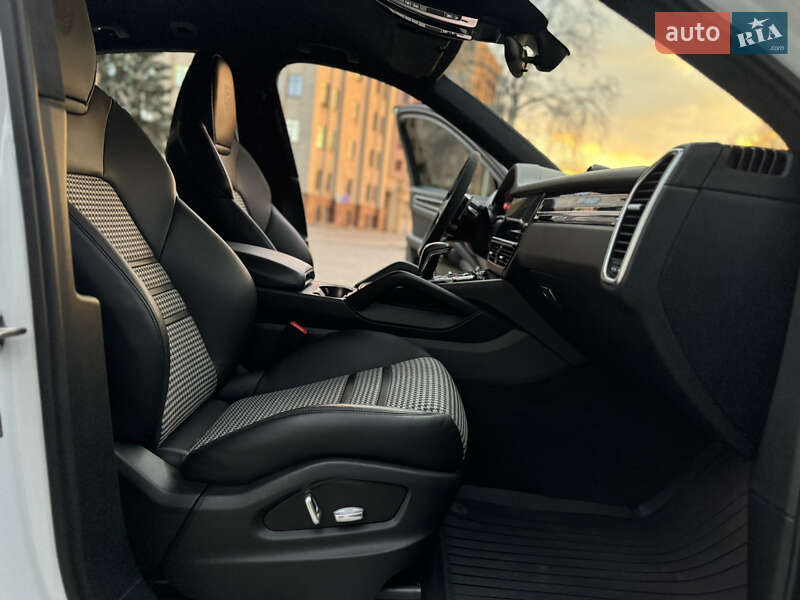 Позашляховик / Кросовер Porsche Cayenne Coupe 2019 в Харкові