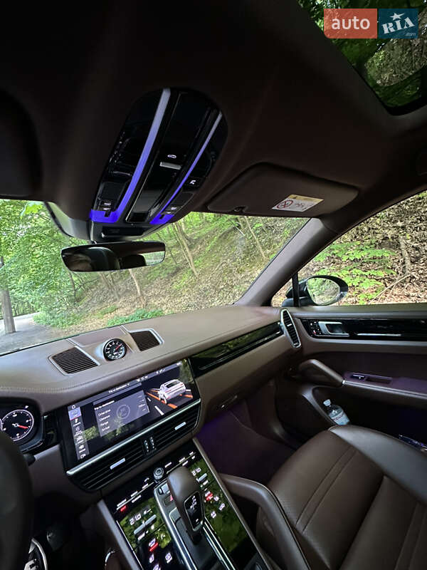 Внедорожник / Кроссовер Porsche Cayenne Coupe 2020 в Киеве