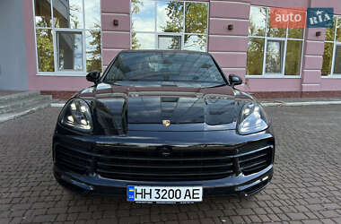 Внедорожник / Кроссовер Porsche Cayenne Coupe 2021 в 