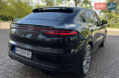 Внедорожник / Кроссовер Porsche Cayenne Coupe 2021 в 