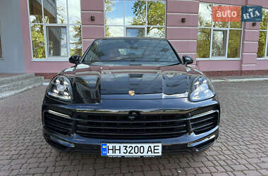 Внедорожник / Кроссовер Porsche Cayenne Coupe 2021 в 