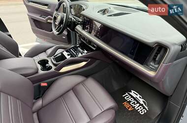 Позашляховик / Кросовер Porsche Cayenne Coupe 2023 в 