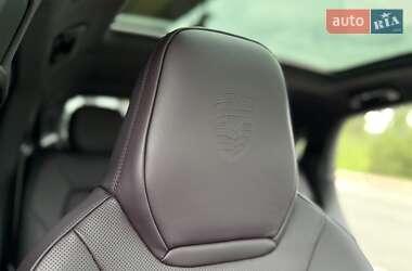 Позашляховик / Кросовер Porsche Cayenne Coupe 2023 в 