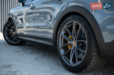 Внедорожник / Кроссовер Porsche Cayenne Coupe 2023 в 