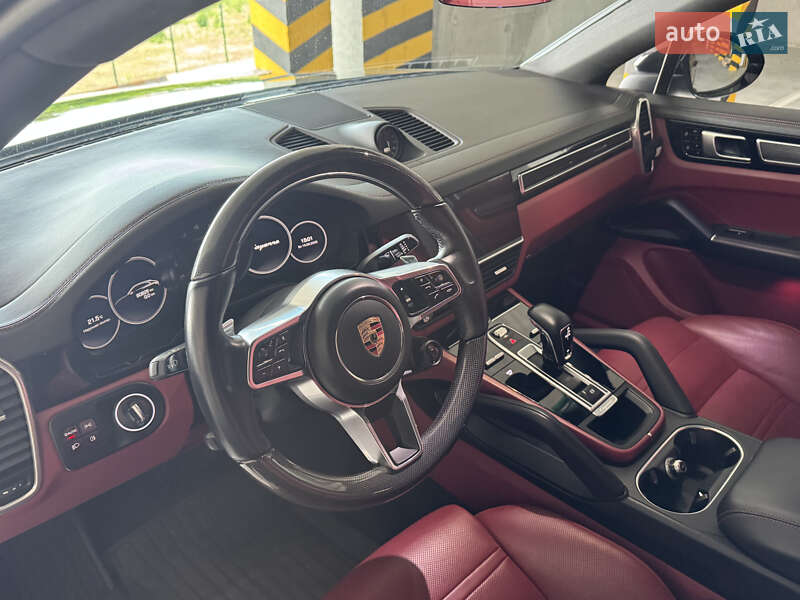 Внедорожник / Кроссовер Porsche Cayenne Coupe 2019 в Киеве