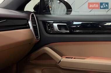 Внедорожник / Кроссовер Porsche Cayenne Coupe 2021 в 