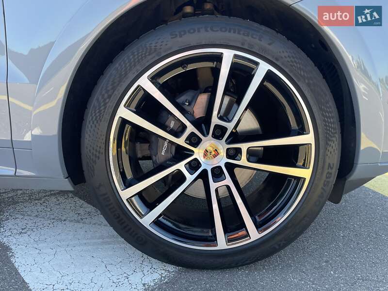 Позашляховик / Кросовер Porsche Cayenne Coupe 2024 в Києві