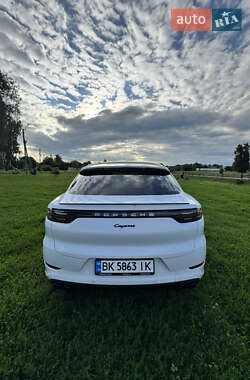 Позашляховик / Кросовер Porsche Cayenne Coupe 2020 в 