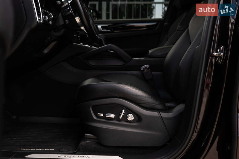 Внедорожник / Кроссовер Porsche Cayenne Coupe 2019 в Киеве