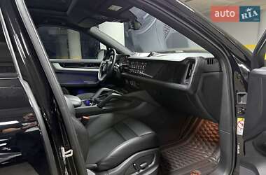Внедорожник / Кроссовер Porsche Cayenne Coupe 2023 в 