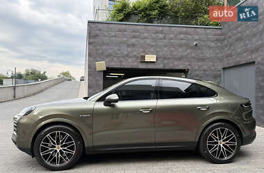 Позашляховик / Кросовер Porsche Cayenne Coupe 2023 в 
