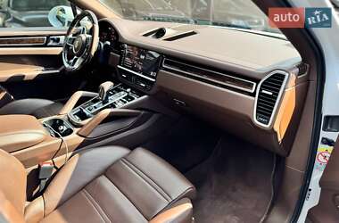 Внедорожник / Кроссовер Porsche Cayenne Coupe 2021 в 