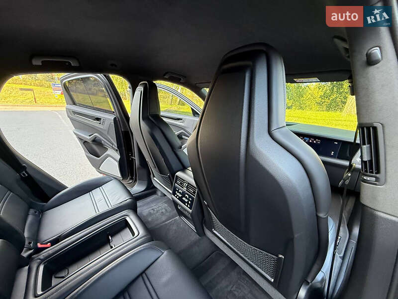 Позашляховик / Кросовер Porsche Cayenne Coupe 2023 в Києві фото 70 Позашляховик / Кросовер Porsche Cayenne Coupe 2023 в Києві