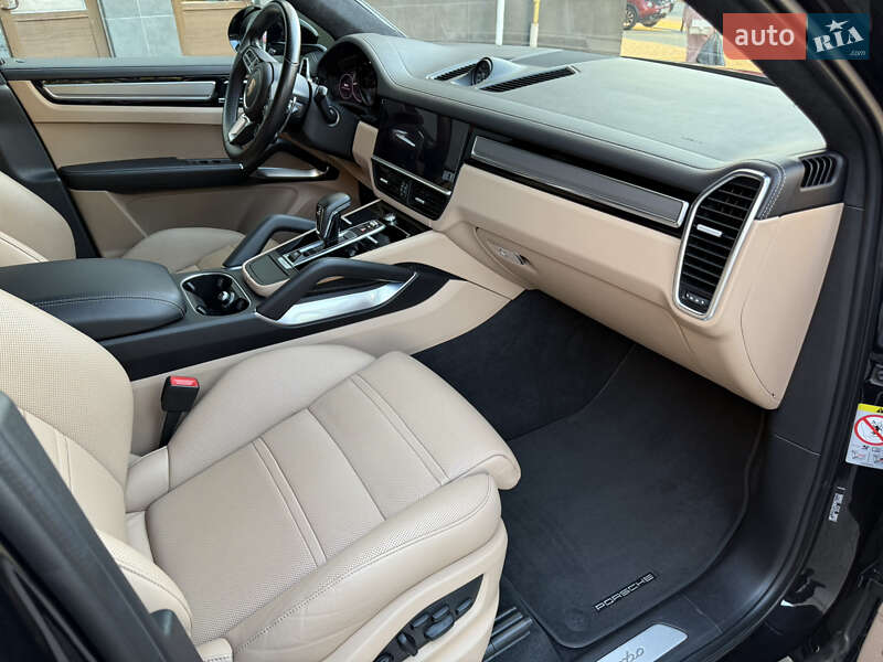 Внедорожник / Кроссовер Porsche Cayenne Coupe 2021 в Киеве фото 23 Внедорожник / Кроссовер Porsche Cayenne Coupe 2021 в Киеве