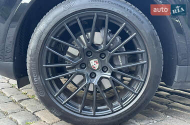 Внедорожник / Кроссовер Porsche Cayenne Coupe 2021 в 