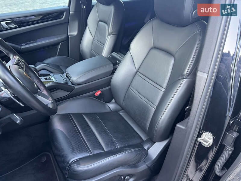 Внедорожник / Кроссовер Porsche Cayenne Coupe 2021 в Киеве фото 16 Внедорожник / Кроссовер Porsche Cayenne Coupe 2021 в Киеве