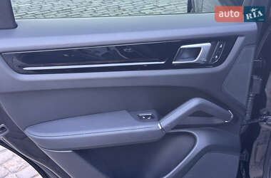 Внедорожник / Кроссовер Porsche Cayenne Coupe 2021 в 