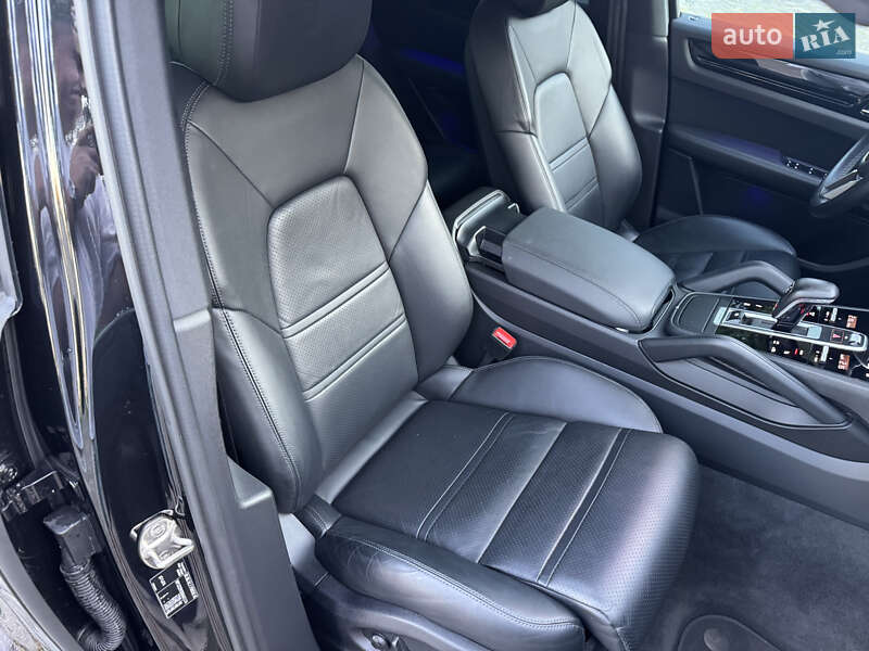 Внедорожник / Кроссовер Porsche Cayenne Coupe 2021 в Киеве фото 28 Внедорожник / Кроссовер Porsche Cayenne Coupe 2021 в Киеве