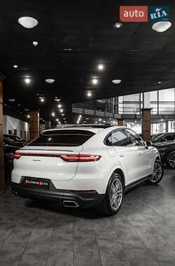 Внедорожник / Кроссовер Porsche Cayenne Coupe 2021 в 