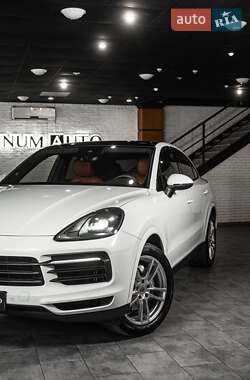Внедорожник / Кроссовер Porsche Cayenne Coupe 2021 в 