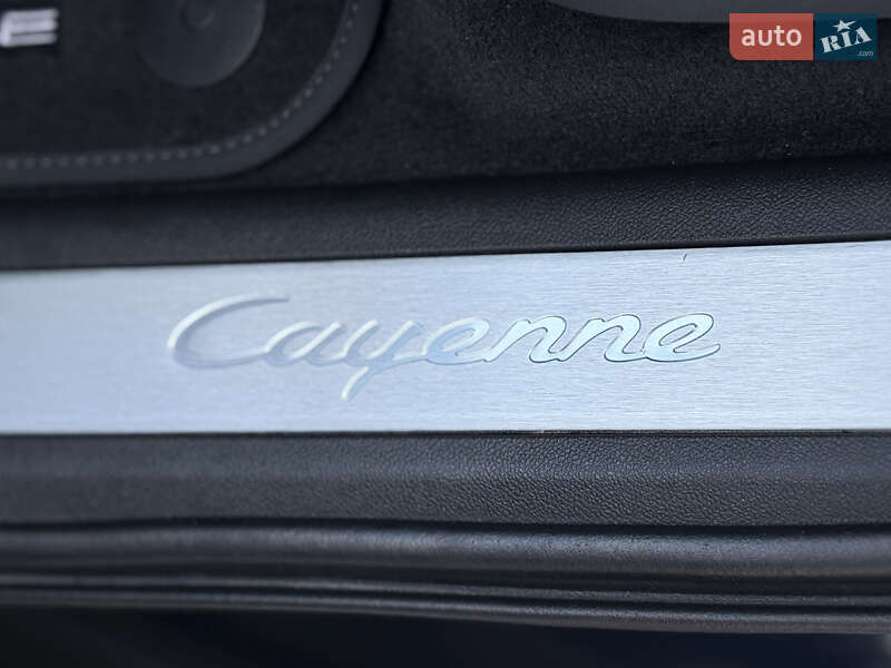 Внедорожник / Кроссовер Porsche Cayenne Coupe 2023 в Киеве