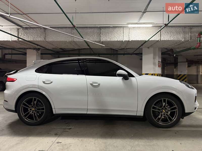 Внедорожник / Кроссовер Porsche Cayenne Coupe 2019 в Киеве