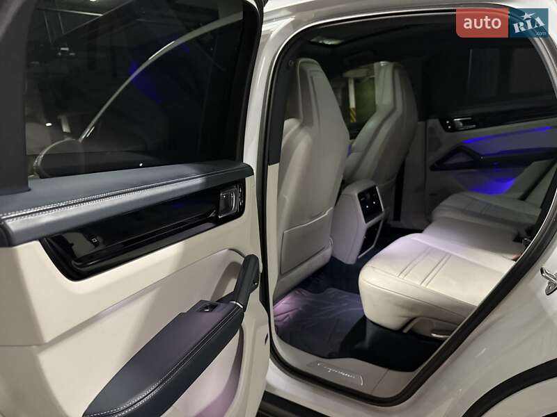Внедорожник / Кроссовер Porsche Cayenne Coupe 2019 в Киеве