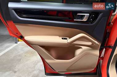 Внедорожник / Кроссовер Porsche Cayenne Coupe 2020 в 