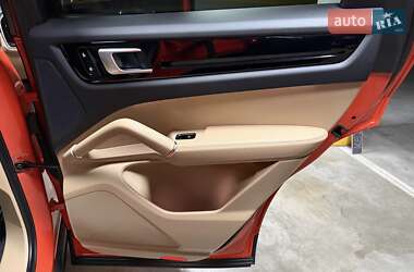 Внедорожник / Кроссовер Porsche Cayenne Coupe 2020 в 