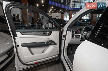 Внедорожник / Кроссовер Porsche Cayenne Coupe 2023 в 