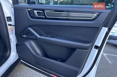 Внедорожник / Кроссовер Porsche Cayenne Coupe 2019 в 