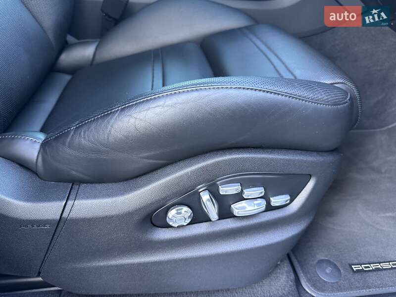 Внедорожник / Кроссовер Porsche Cayenne Coupe 2019 в Киеве