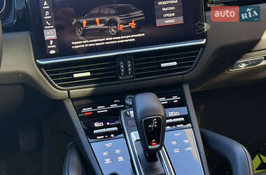 Внедорожник / Кроссовер Porsche Cayenne Coupe 2019 в 