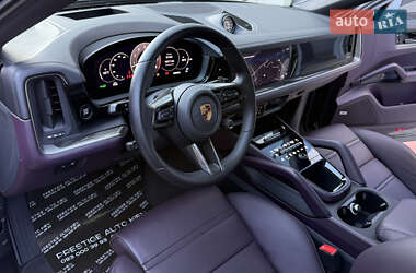 Позашляховик / Кросовер Porsche Cayenne Coupe 2024 в 