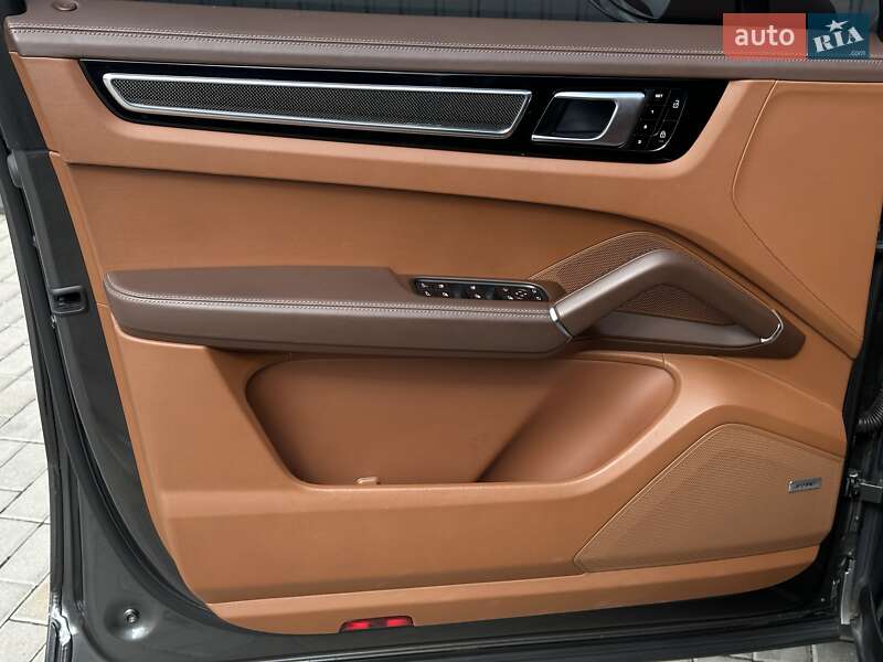 Внедорожник / Кроссовер Porsche Cayenne Coupe 2020 в Мукачево