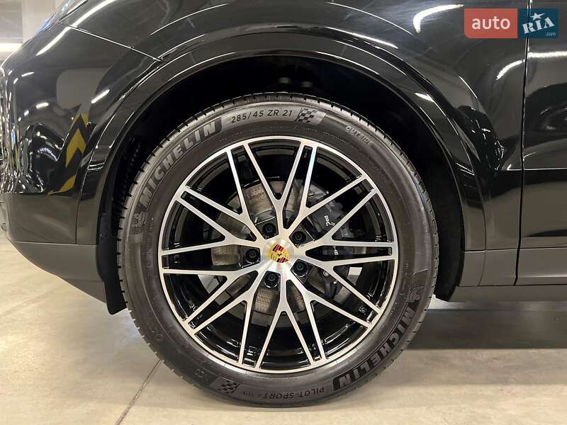 Внедорожник / Кроссовер Porsche Cayenne Coupe 2024 в Киеве