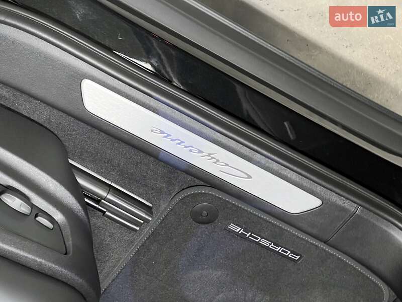 Внедорожник / Кроссовер Porsche Cayenne Coupe 2024 в Киеве