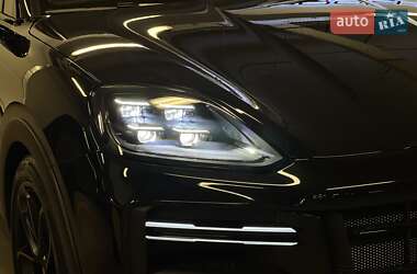 Внедорожник / Кроссовер Porsche Cayenne Coupe 2024 в 