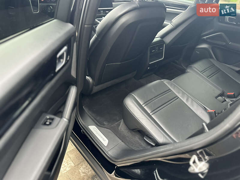 Позашляховик / Кросовер Porsche Cayenne Coupe 2020 в Тернополі фото 12 Позашляховик / Кросовер Porsche Cayenne Coupe 2020 в Тернополі