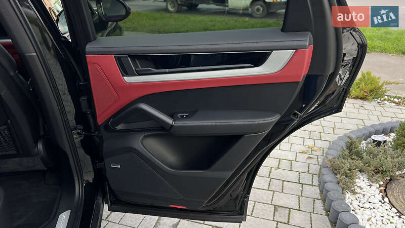 Позашляховик / Кросовер Porsche Cayenne Coupe 2023 в Львові