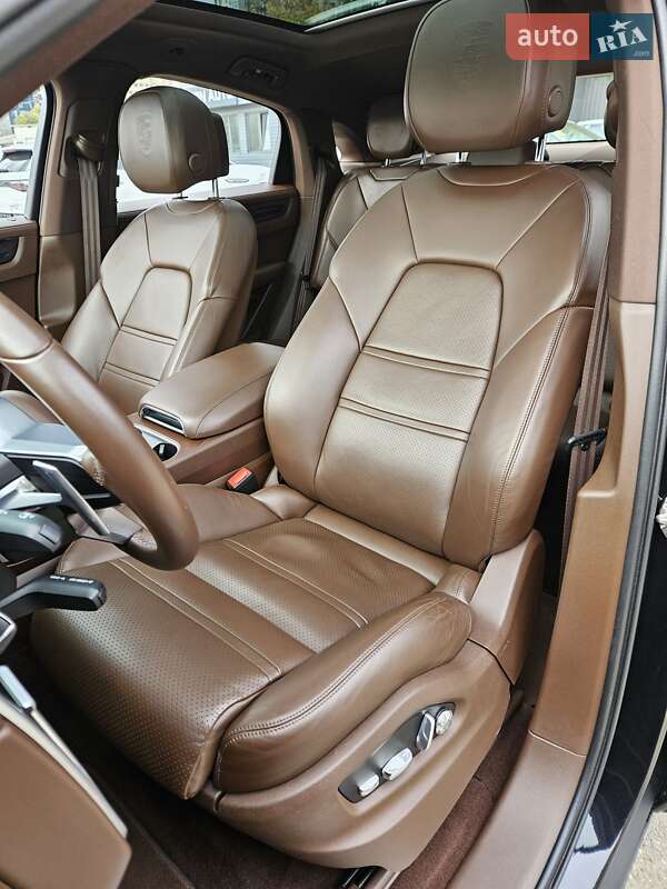 Позашляховик / Кросовер Porsche Cayenne Coupe 2020 в Києві фото 15 Позашляховик / Кросовер Porsche Cayenne Coupe 2020 в Києві