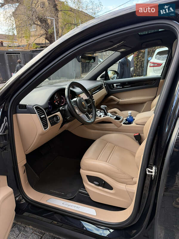 Внедорожник / Кроссовер Porsche Cayenne Coupe 2021 в Киеве фото 7 Внедорожник / Кроссовер Porsche Cayenne Coupe 2021 в Киеве