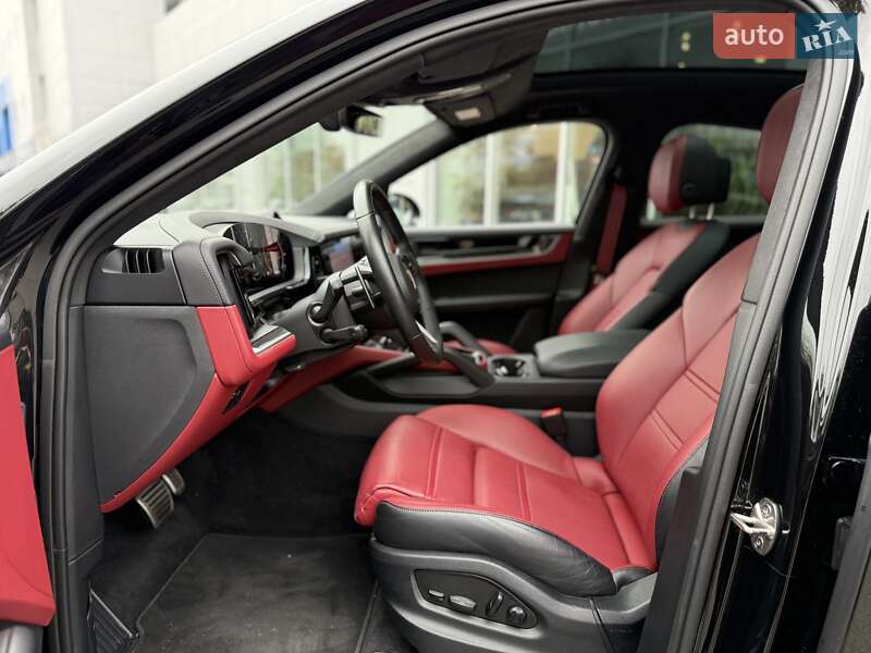 Позашляховик / Кросовер Porsche Cayenne Coupe 2024 в Києві фото 17 Позашляховик / Кросовер Porsche Cayenne Coupe 2024 в Києві