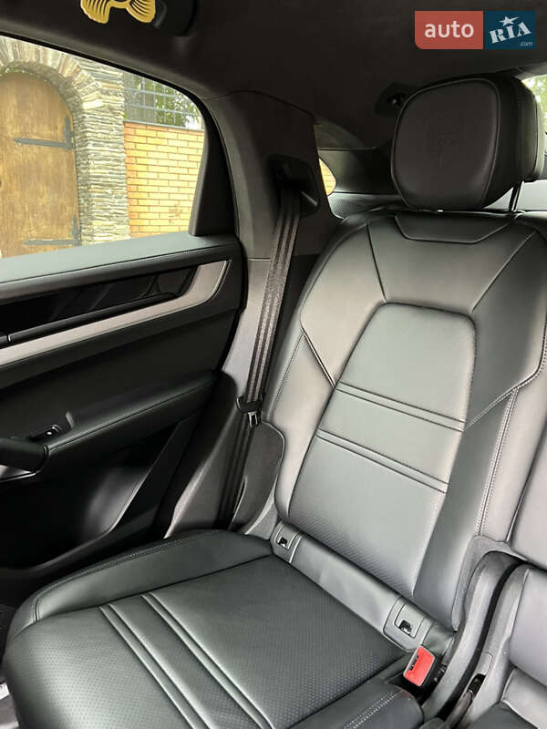 Позашляховик / Кросовер Porsche Cayenne Coupe 2023 в Києві фото 60 Позашляховик / Кросовер Porsche Cayenne Coupe 2023 в Києві