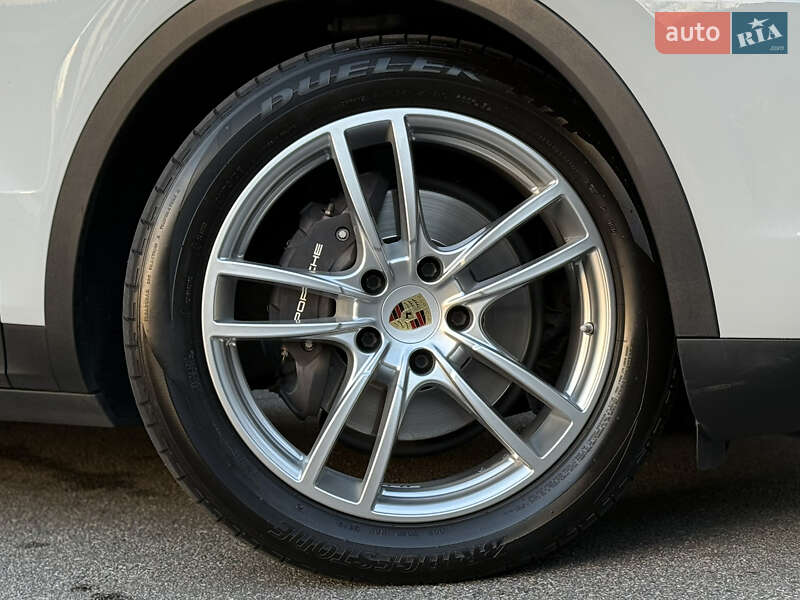 Внедорожник / Кроссовер Porsche Cayenne Coupe 2019 в Киеве фото 33 Внедорожник / Кроссовер Porsche Cayenne Coupe 2019 в Киеве
