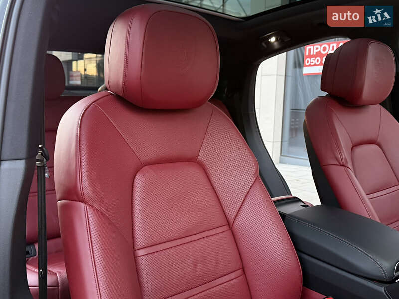 Внедорожник / Кроссовер Porsche Cayenne Coupe 2019 в Киеве фото 46 Внедорожник / Кроссовер Porsche Cayenne Coupe 2019 в Киеве